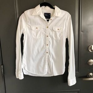 AEO White collard Button-Up long sleeve shirt
